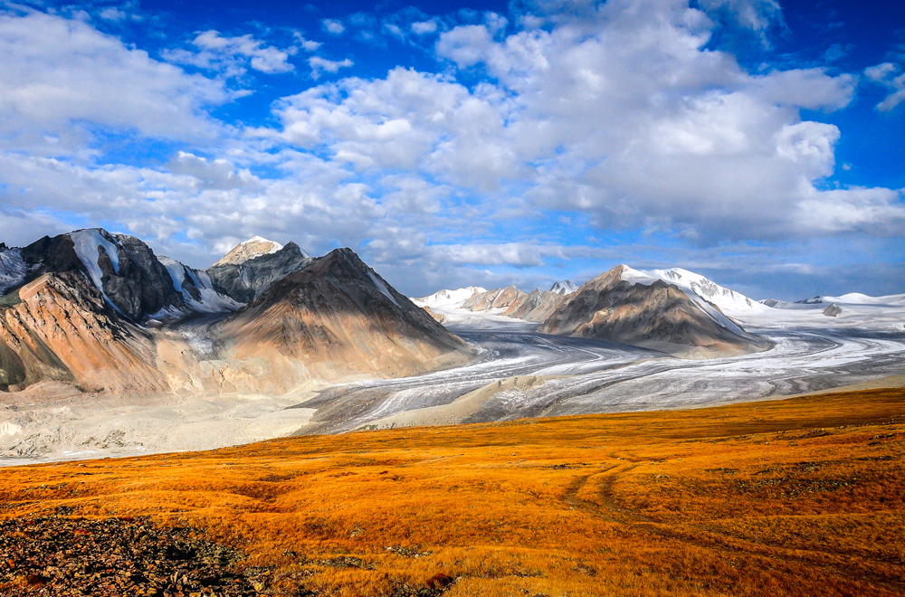 TIC 6.1 ALTAI TAVAN BOGD National park :: www.touristinfocenter.mn